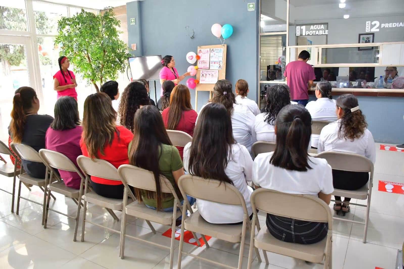 Nava impulsa prevención del cáncer de mama con plática informativa