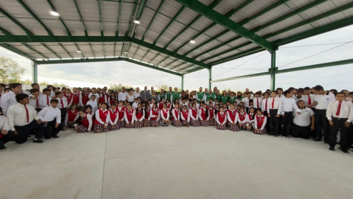 Entrega Gobierno del Estado techumbre en Secundaria Técnica 38