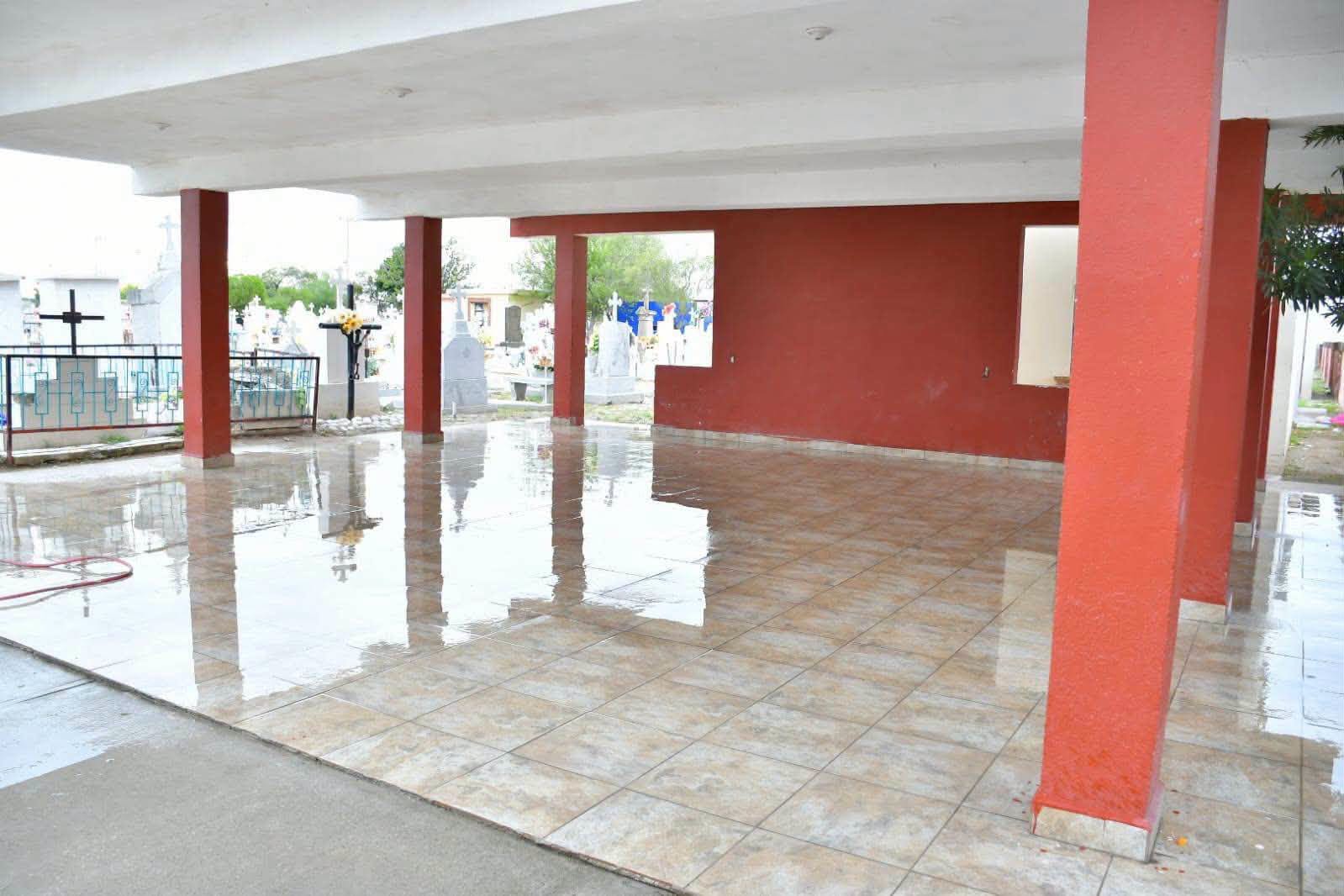 Gobierno de Nava refuerza mantenimiento del Panteón Municipal ante cercanía del Día de Finados