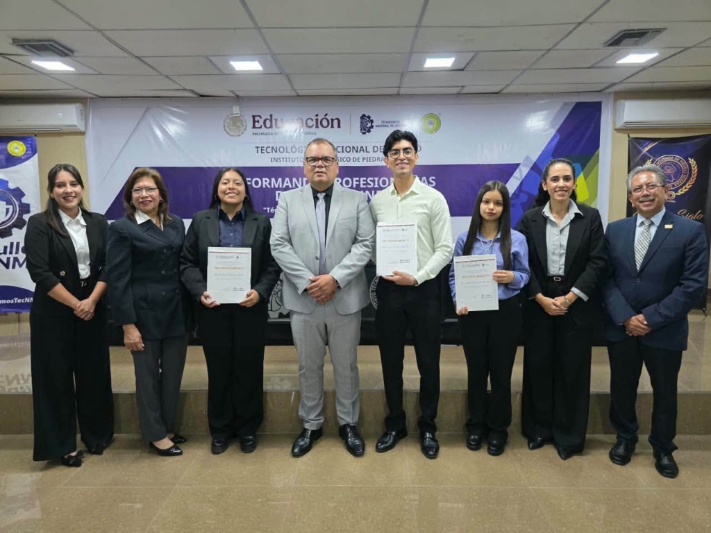 ITPN reconoce a 61 estudiantes por su excelencia académica, deportiva, cultural y cívica