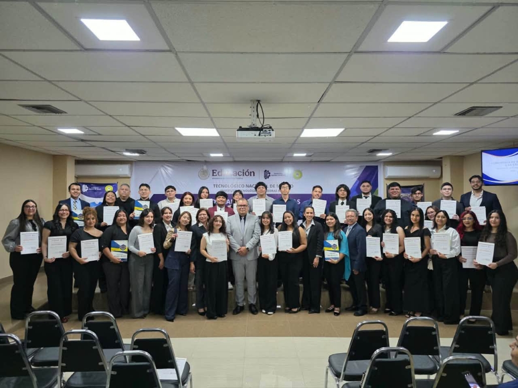 ITPN reconoce a 61 estudiantes por su excelencia académica, deportiva, cultural y cívica