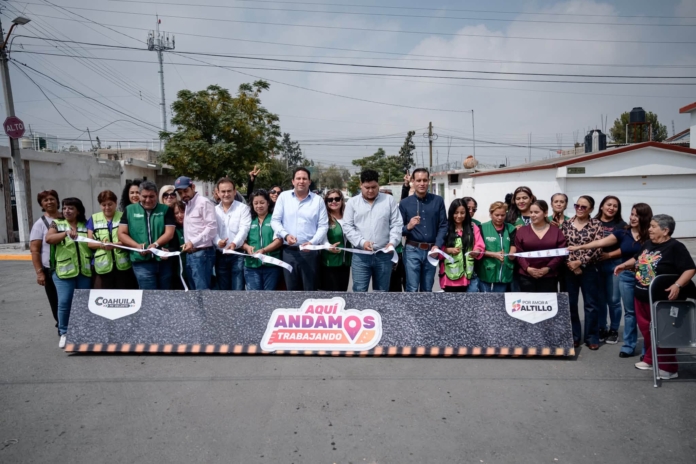 Javier Díaz entrega más obras de pavimento en Saltillo