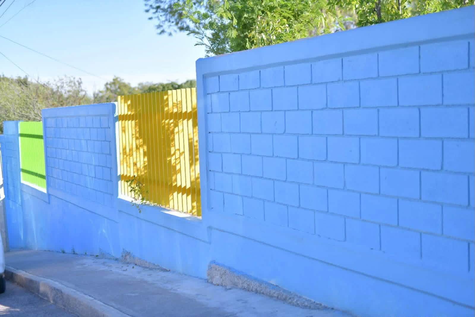 Refuerza Gobierno Municipal la seguridad escolar con nueva barda perimetral