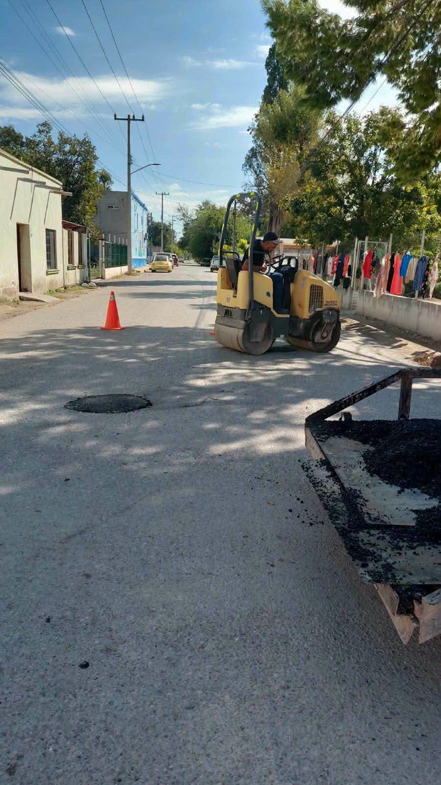 Mantiene Nava intensa campaña de bacheo