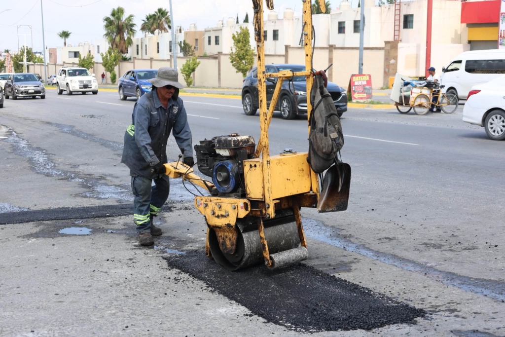 Avanza rehabilitación de pavimento en Loma Linda