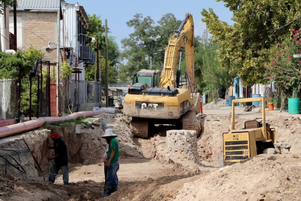 Supervisa gerente de SIMAS Piedras Negras obras sanitarias en la colonia CROC