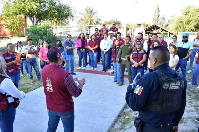 Acerca servicios y apoyos a familias de la colonia Bosque de Río Escondido
