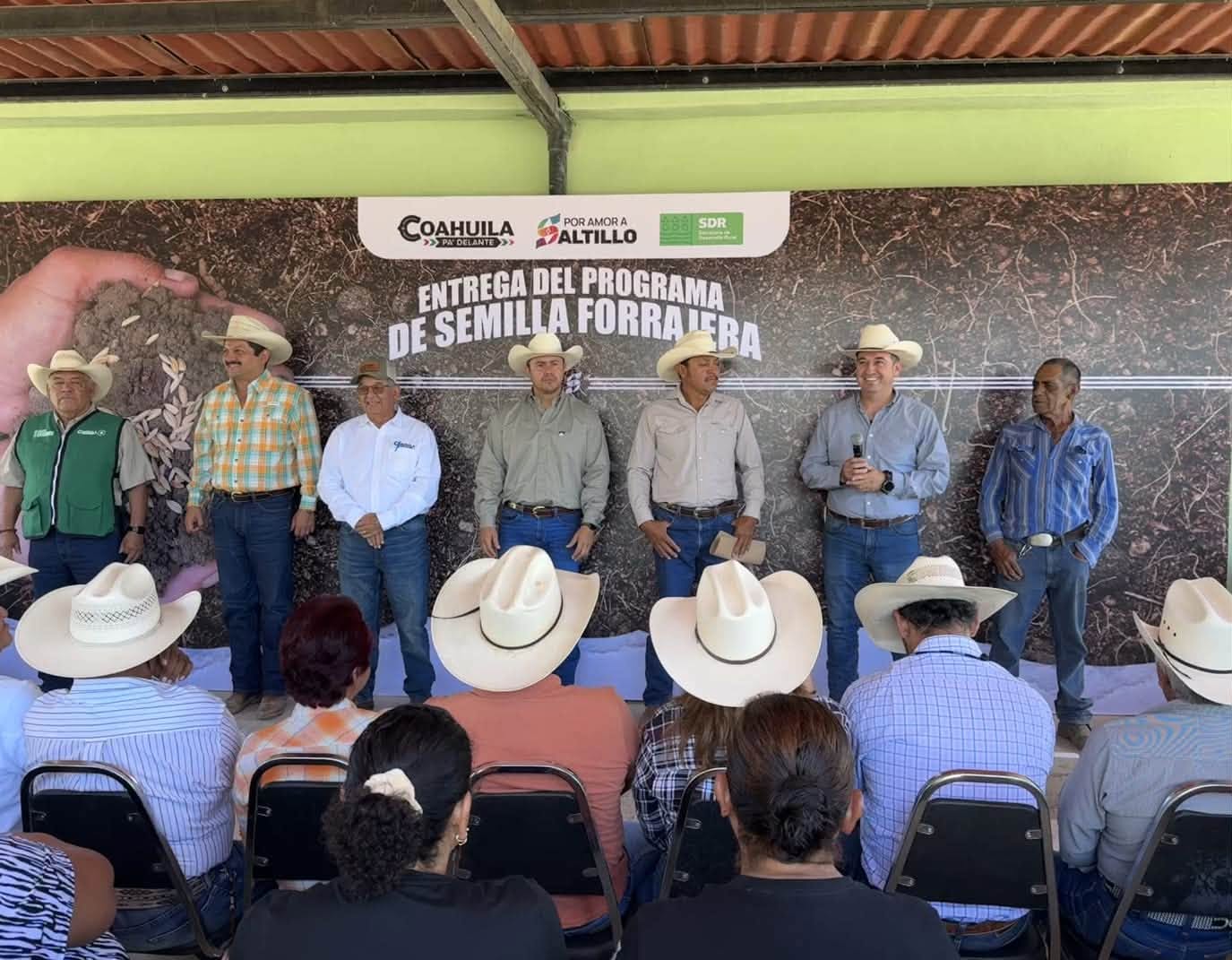 Entregan Municipio y Estado más de 80 toneladas de semilla forrajera