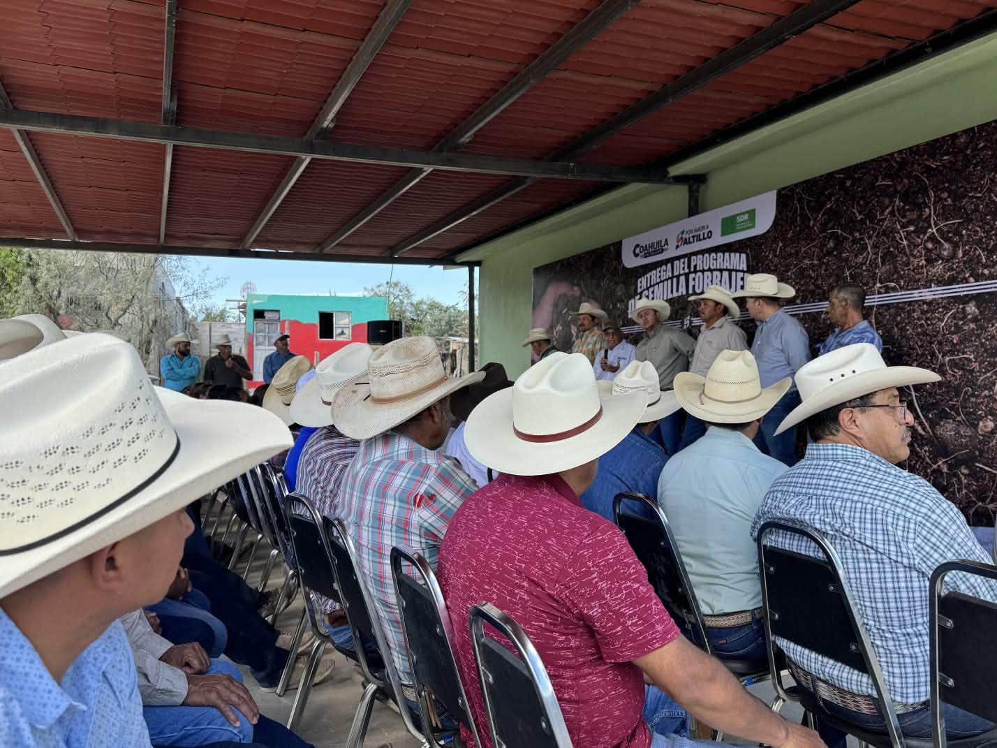 Entregan Municipio y Estado más de 80 toneladas de semilla forrajera