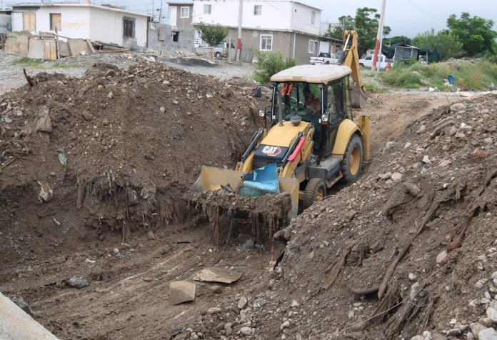 Saltillo intensifica desazolve y limpieza de arroyos para proteger a las familias