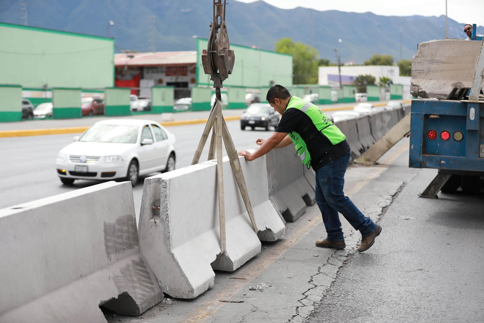Va Javier Díaz con todo; rehabilita muros de contención en vialidades clave