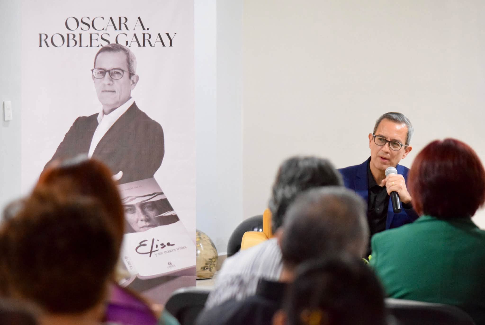 Presentan en Piedras Negras la novela - Elisa y sus troncos tristes - de Óscar Alejandro Robles Garay